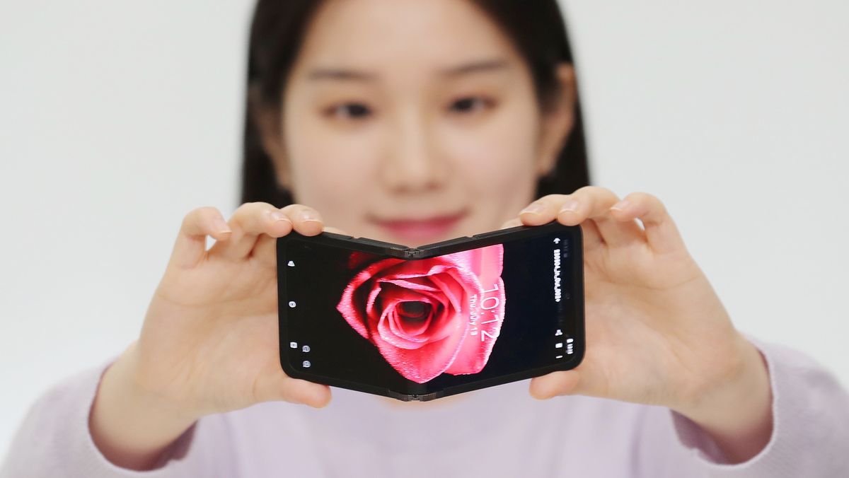 Samsung’s new display tech could forge the way to thinner and lighter foldable phones Samsung’s new display tech could forge the way to thinner and lighter foldable phones