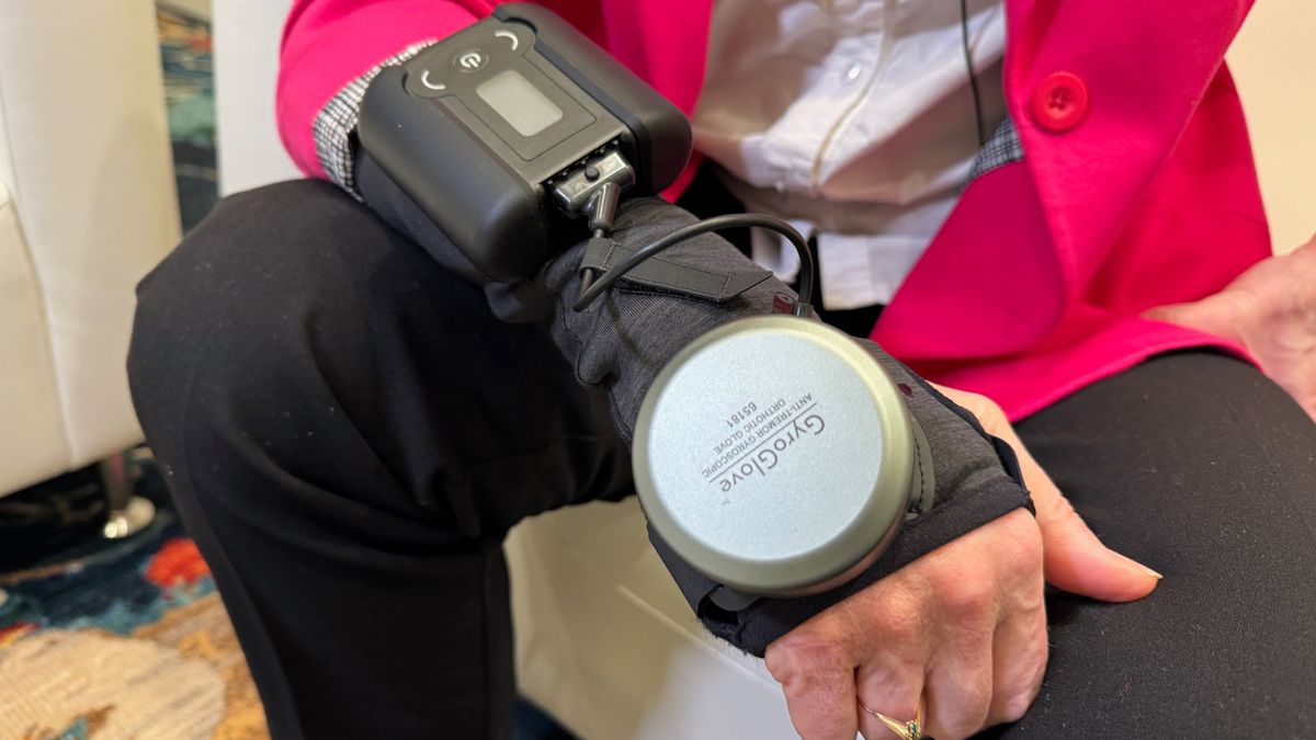 This glove uses a gyroscope to counter Parkinson’s tremors, and I saw what a big difference it makes This glove uses a gyroscope to counter Parkinson’s tremors, and I saw what a big difference it makes